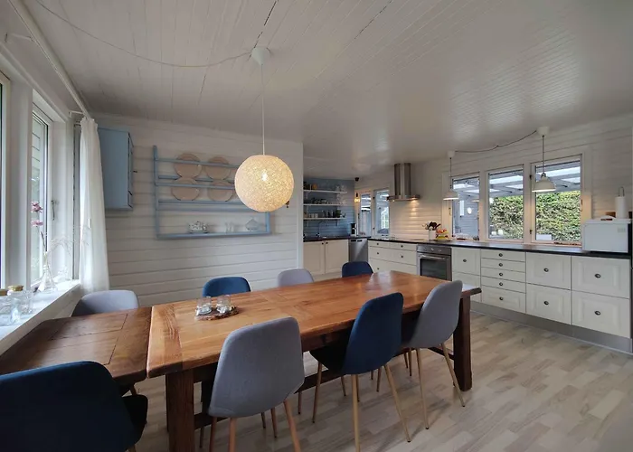 度假居 Charming Near The *